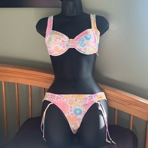 Karter Bralette Top and Keoni Full Bottom by Beach Bunny size Large